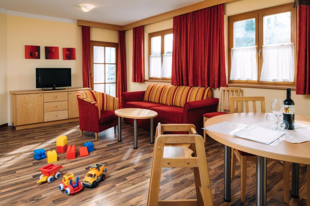 Kinderhotel Laderhof Ladis Exterior foto